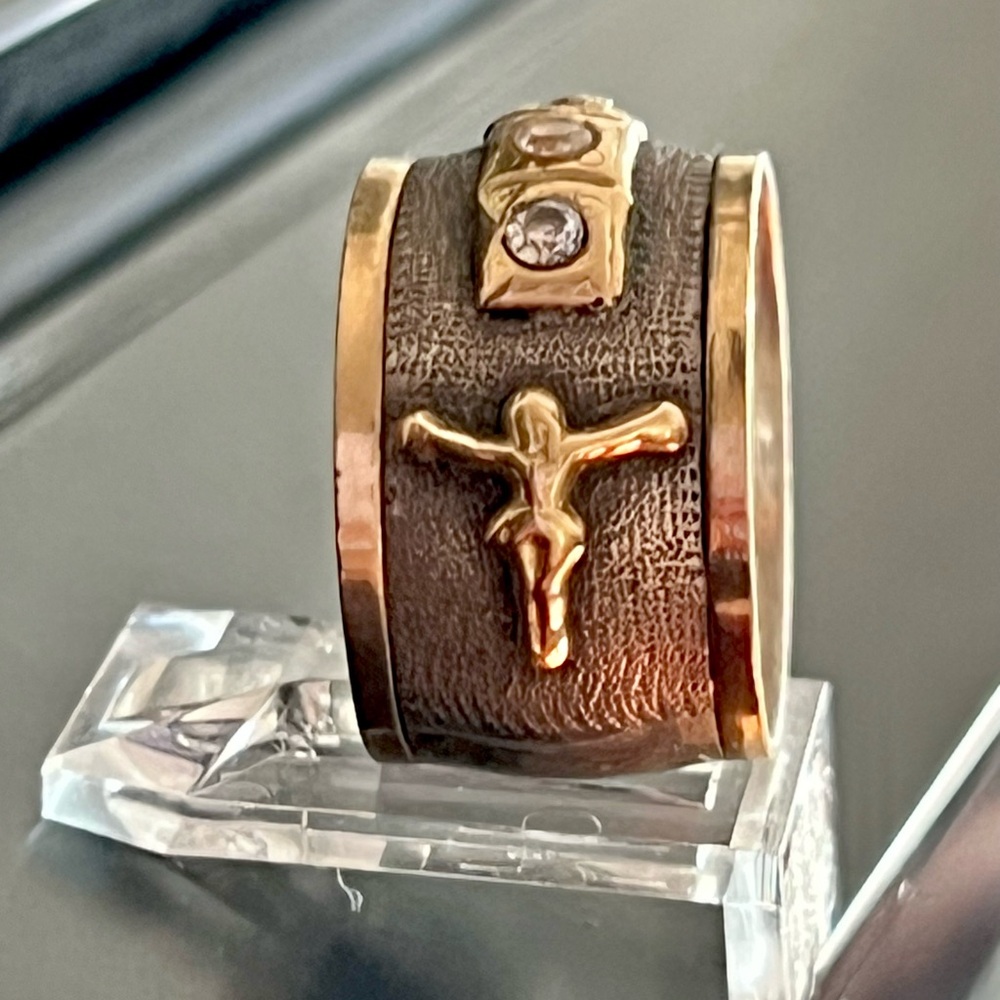 Jesus ring Gold and silver size 6 women